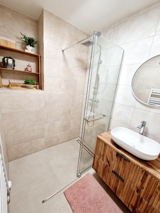 City Center Apartment - Self Check-In Spišská Nová Ves 외부 사진